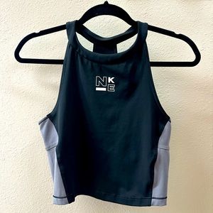 Nike - Crop top tank